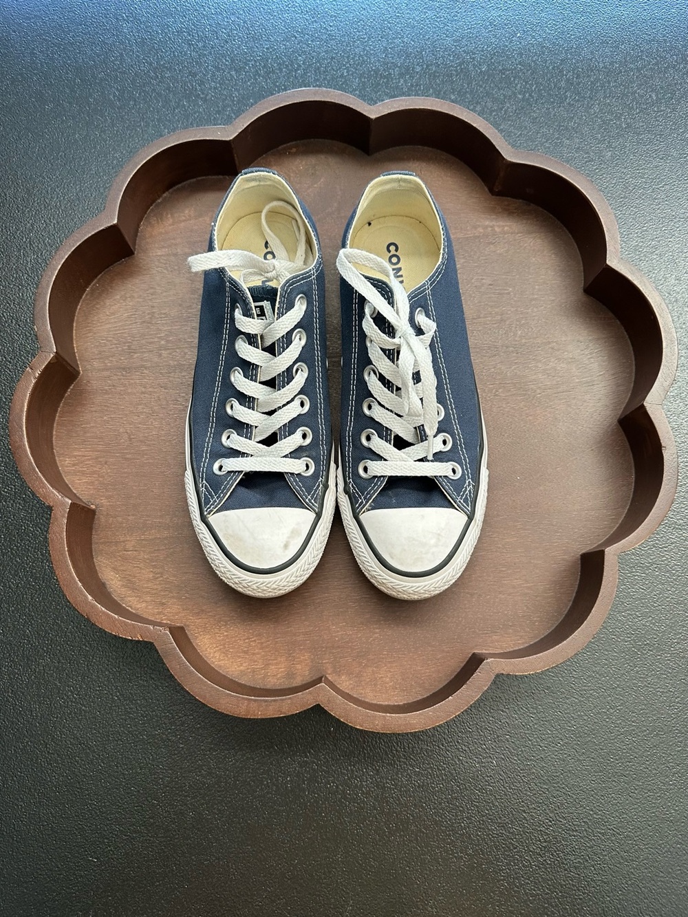 Women’s Converse Navy Blue & White Low-Top Canvas Sneakers Size 7